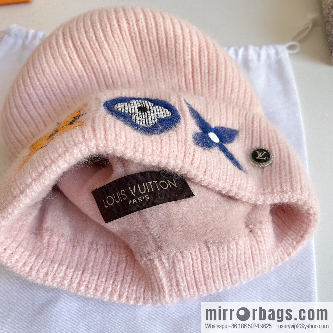 LV Louis Vuitton 2022 autumn and winter new embroidered simple plush wool hat