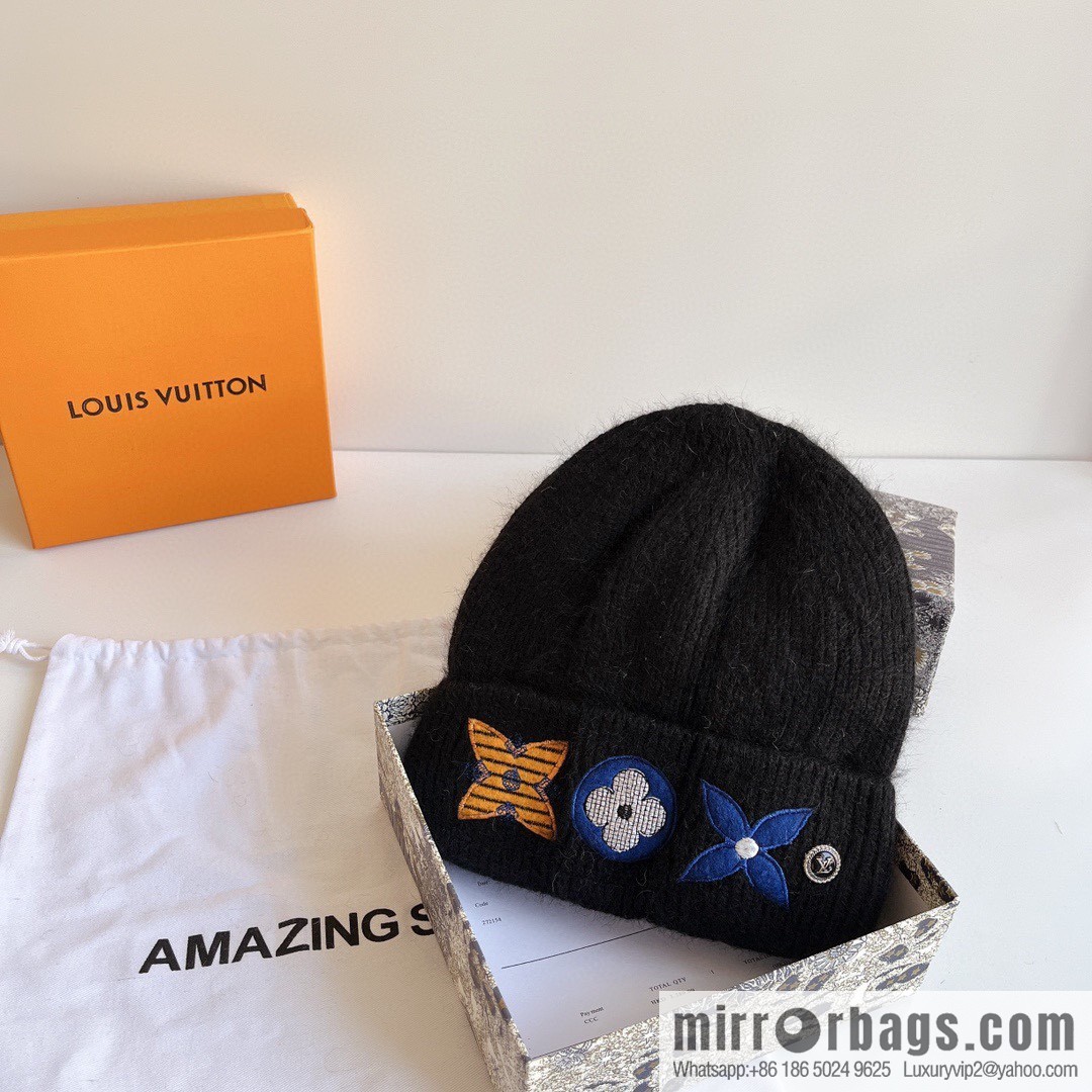 LV Louis Vuitton 2022 autumn and winter new embroidered simple plush wool hat