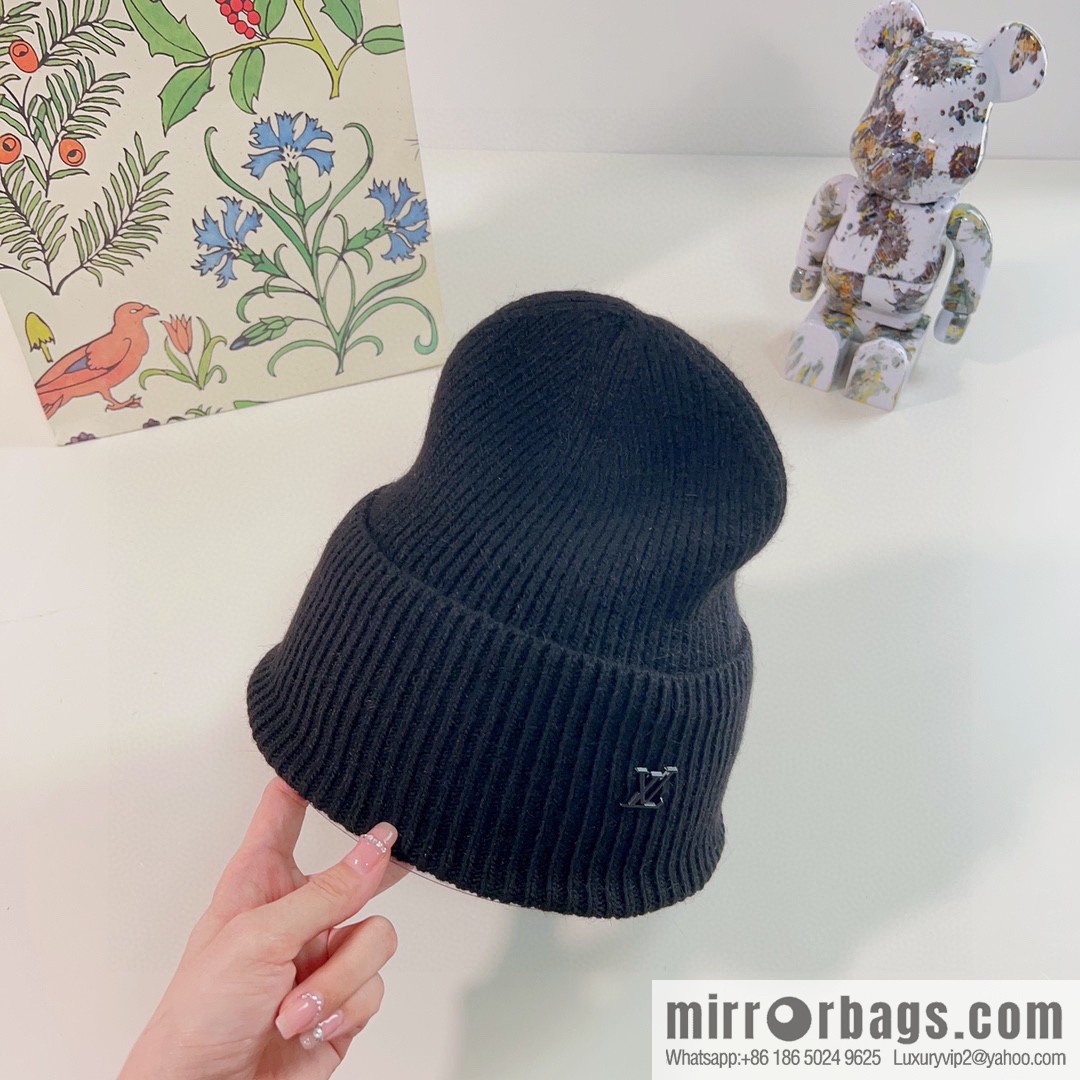 LV Louis Vuitton 2022 autumn and winter new rabbit fur men's and women's knitted wool hats