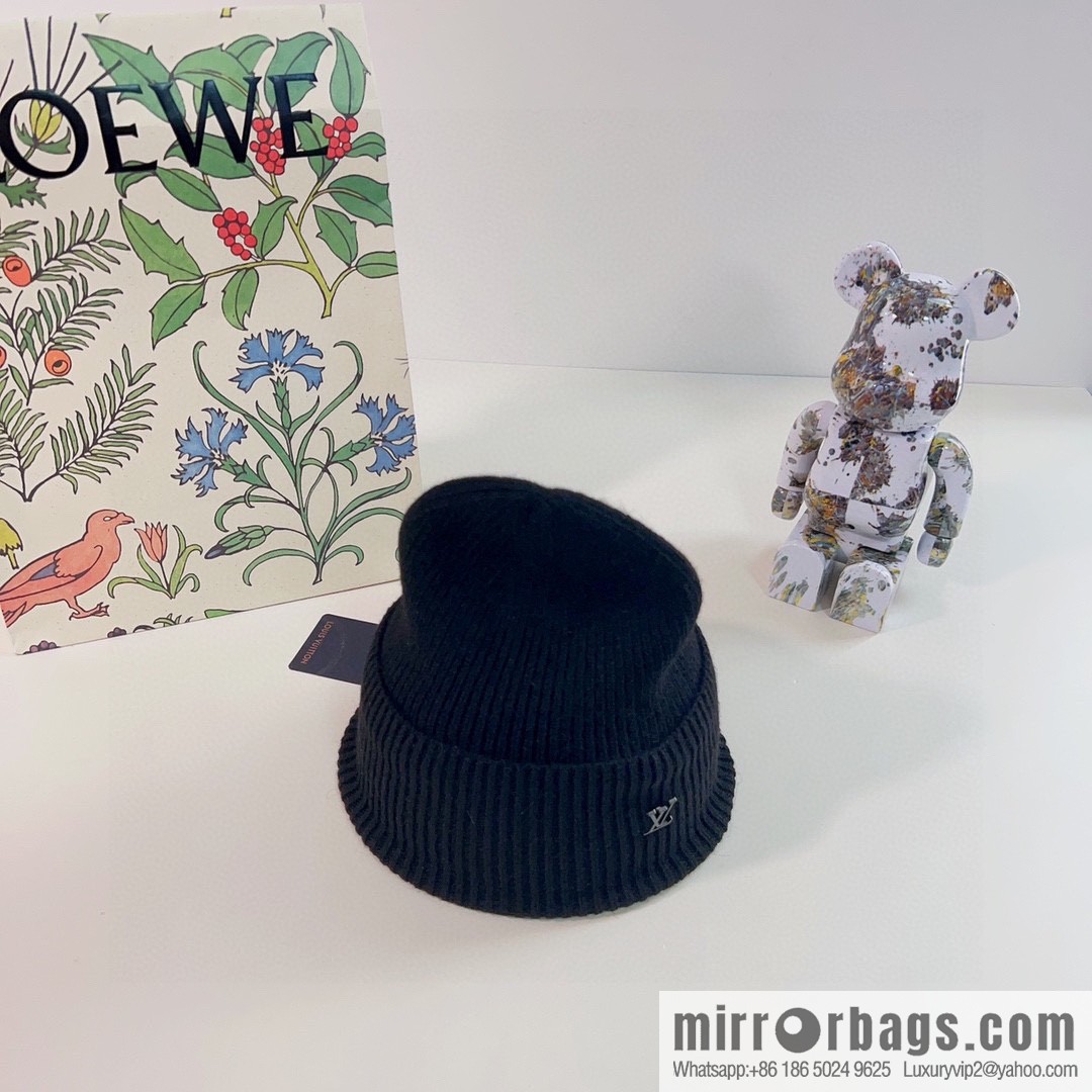 LV Louis Vuitton 2022 autumn and winter new rabbit fur men's and women's knitted wool hats