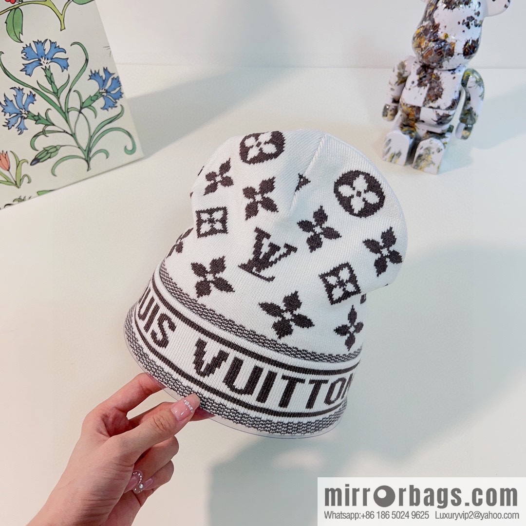 LV Louis Vuitton 2022 autumn and winter new counters synchronized men's and women's knitted wool hats