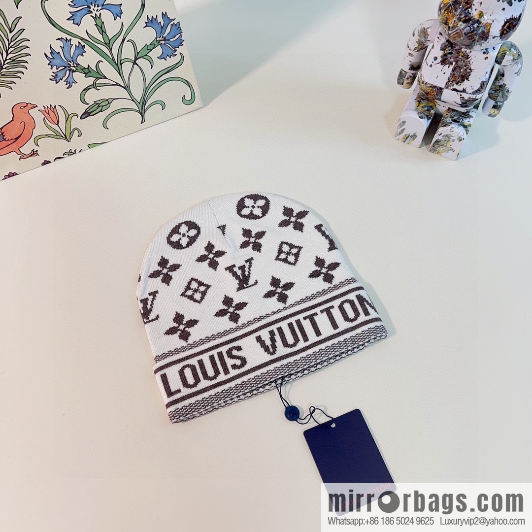 LV Louis Vuitton 2022 autumn and winter new counters synchronized men's and women's knitted wool hats