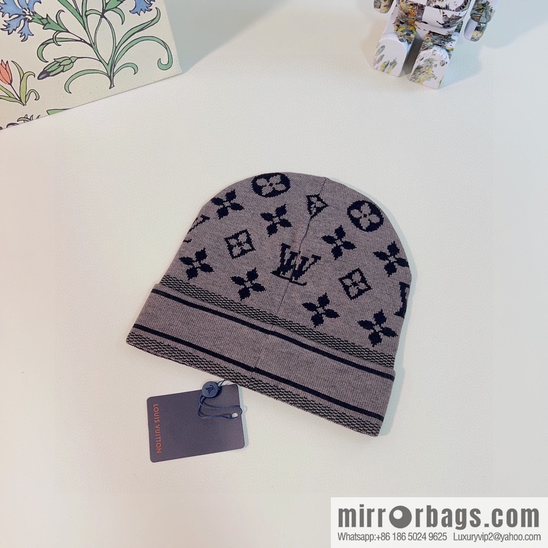 LV Louis Vuitton 2022 autumn and winter new counters synchronized men's and women's knitted wool hats