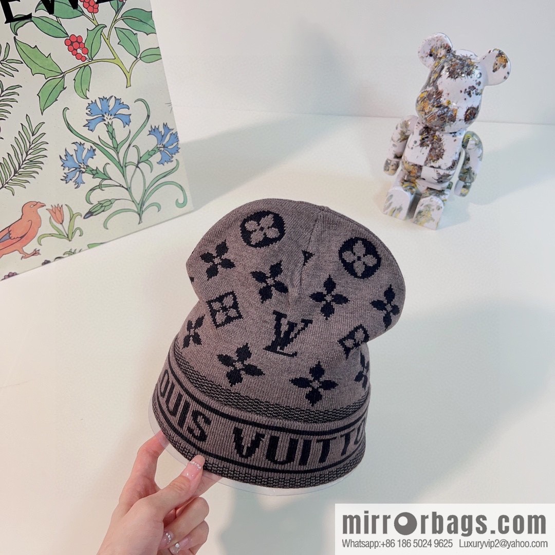 LV Louis Vuitton 2022 autumn and winter new counters synchronized men's and women's knitted wool hats