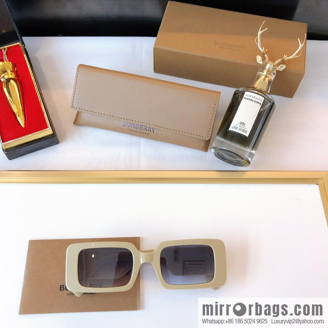 Burberry Burberry Exquisite Square Unisex Sunglasses