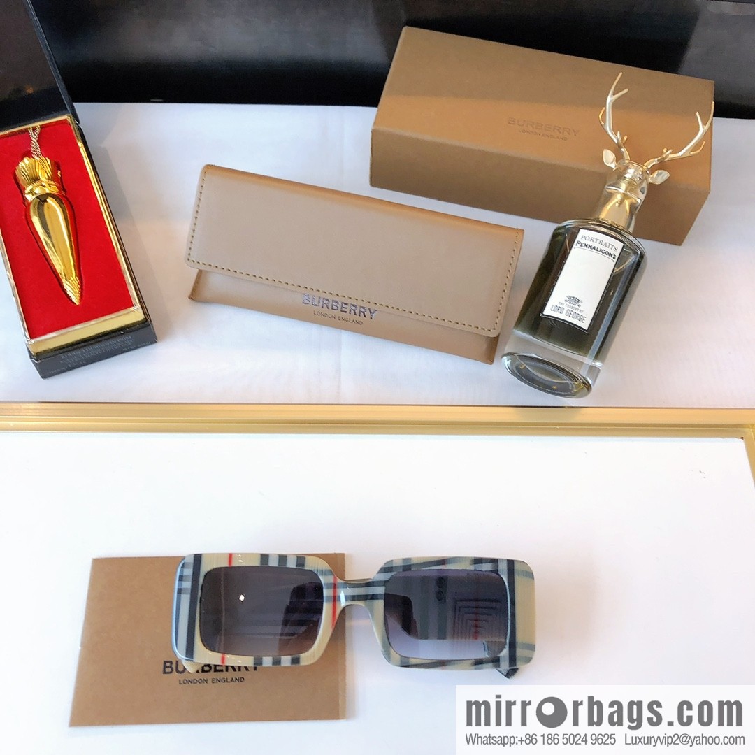 Burberry Burberry Exquisite Square Unisex Sunglasses
