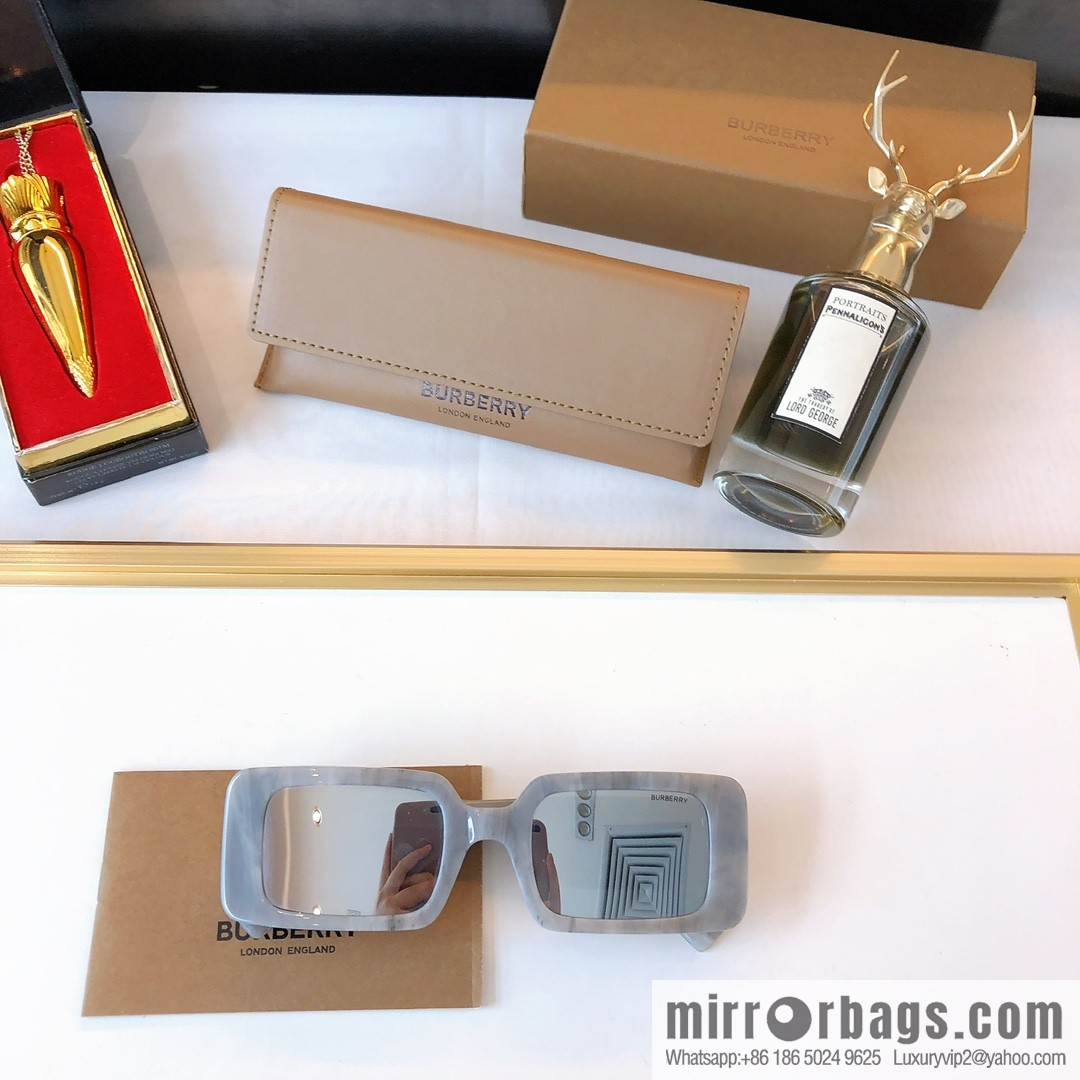 Burberry Burberry Exquisite Square Unisex Sunglasses