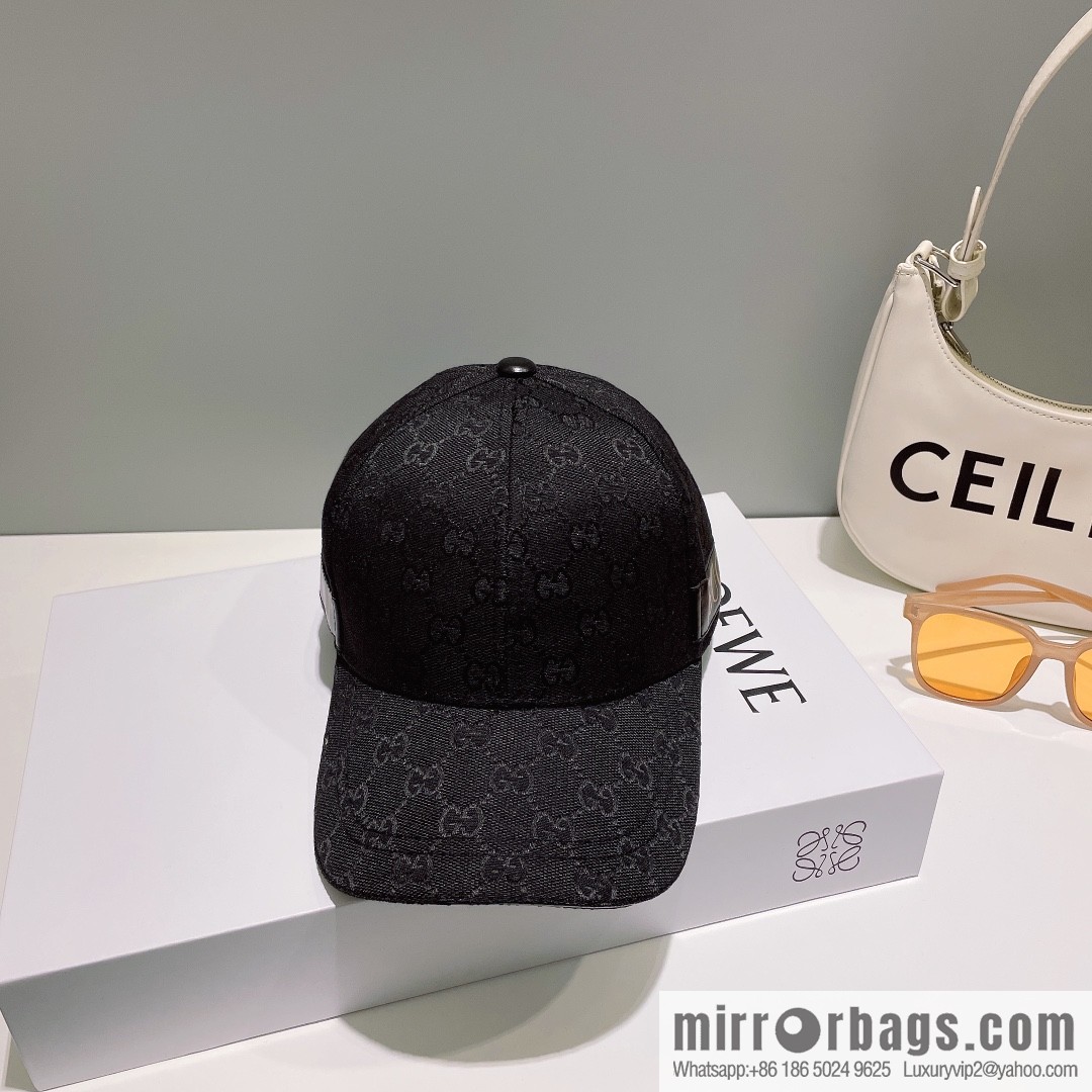 GUCCI Gucci Original Canvas Classic Baseball Cap