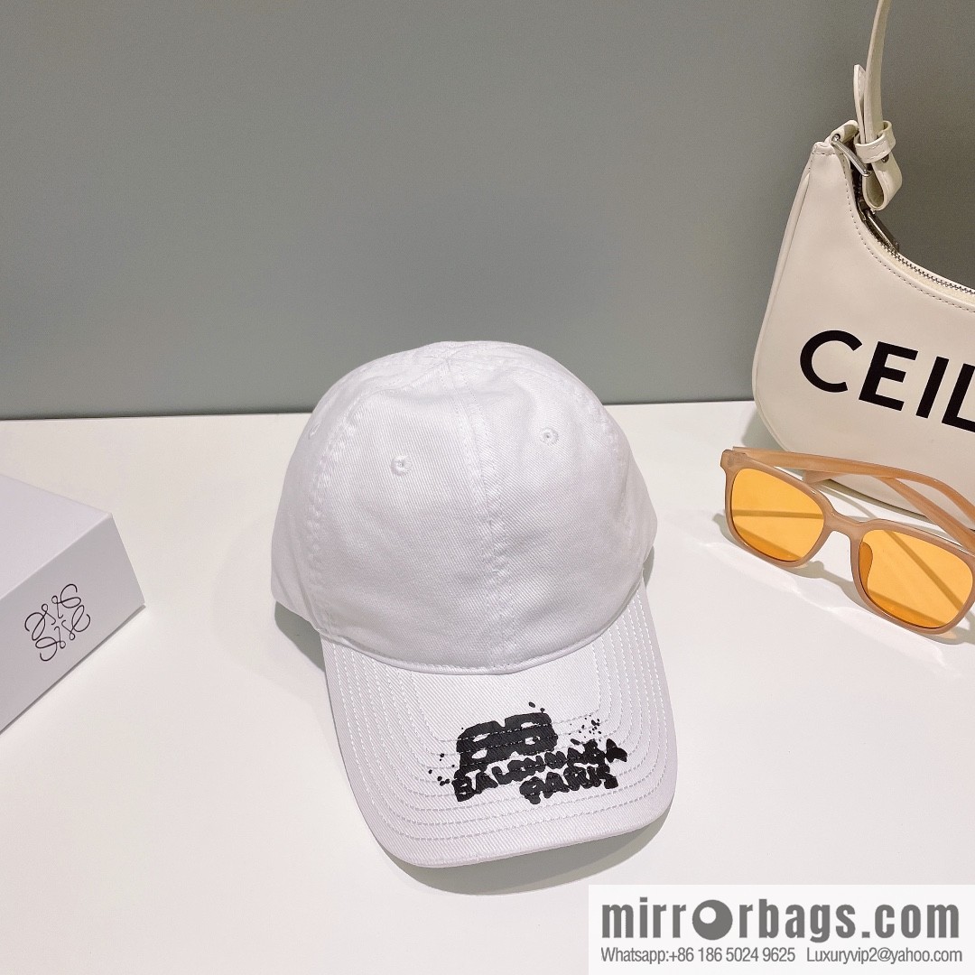 Balenciaga Balenciaga's new baseball cap