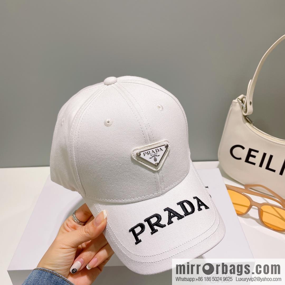 PRADA Prada spring and summer new big-name embroidered baseball cap