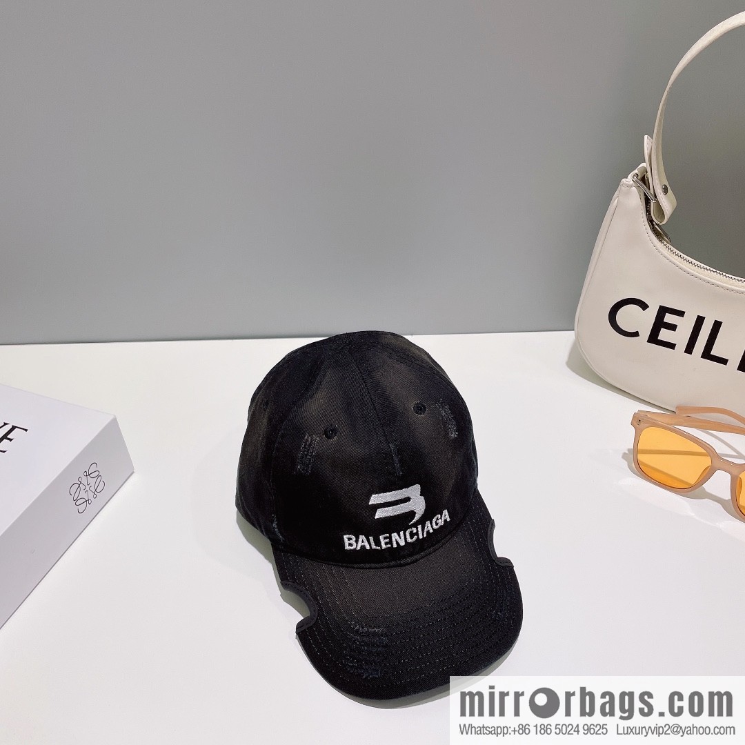 Balenciaga Embroidered letter logo baseball cap