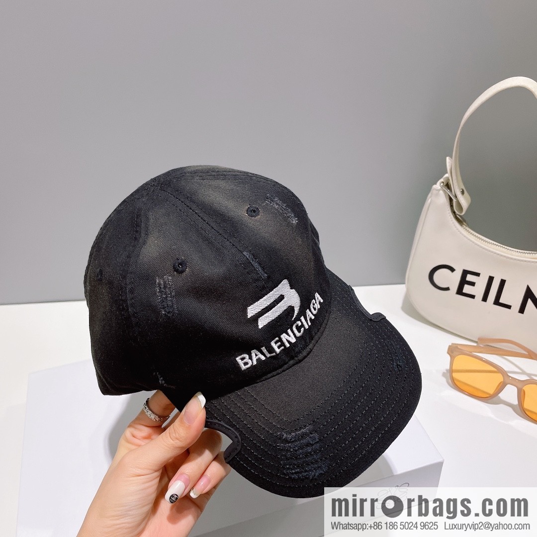 Balenciaga Embroidered letter logo baseball cap