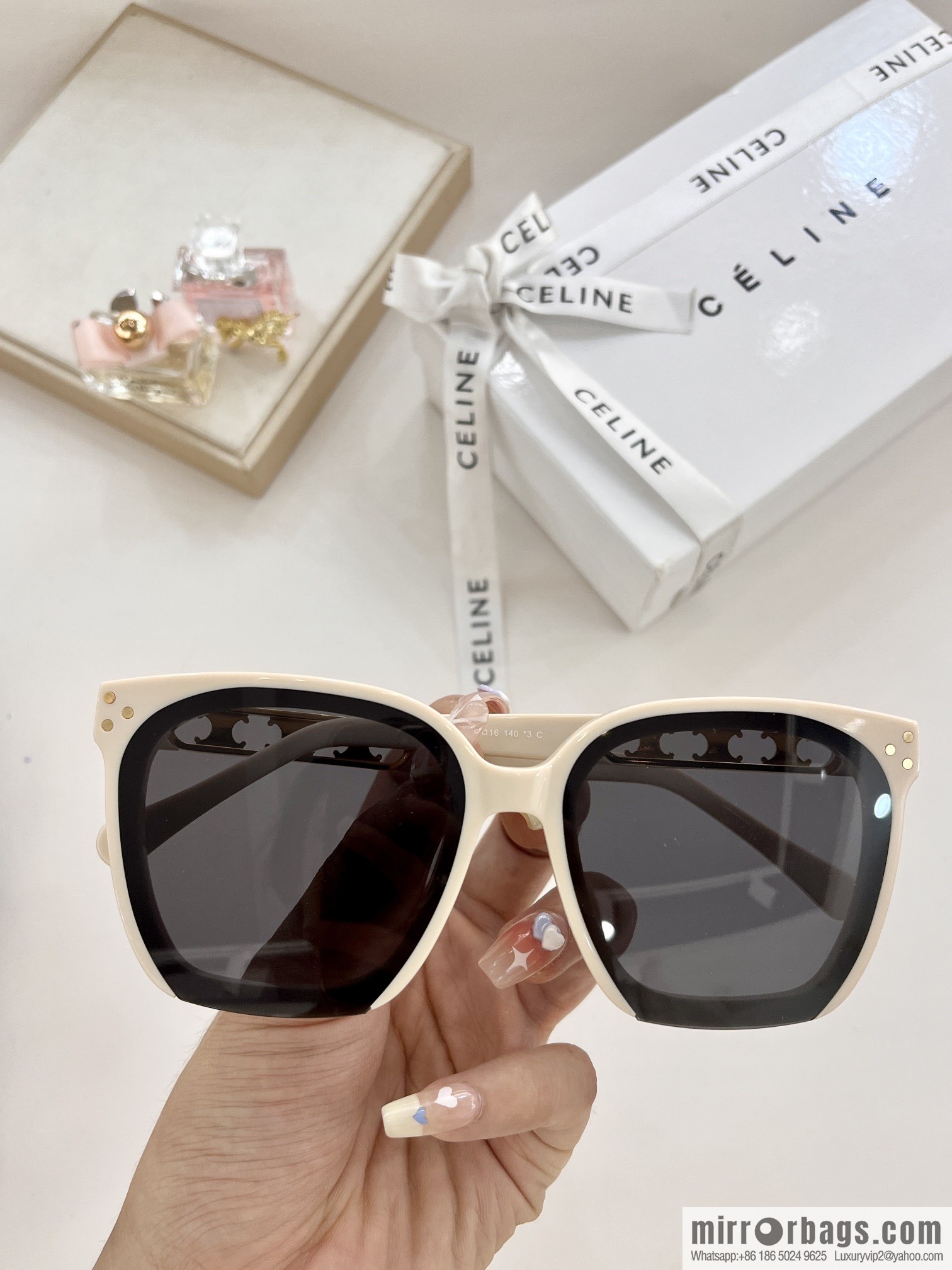 CELINE Celine Arc de Triomphe temple letter logo women's sunglasses