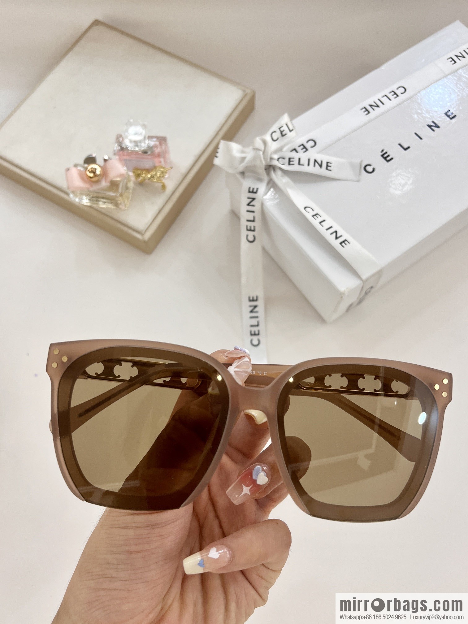CELINE Celine Arc de Triomphe temple letter logo women's sunglasses