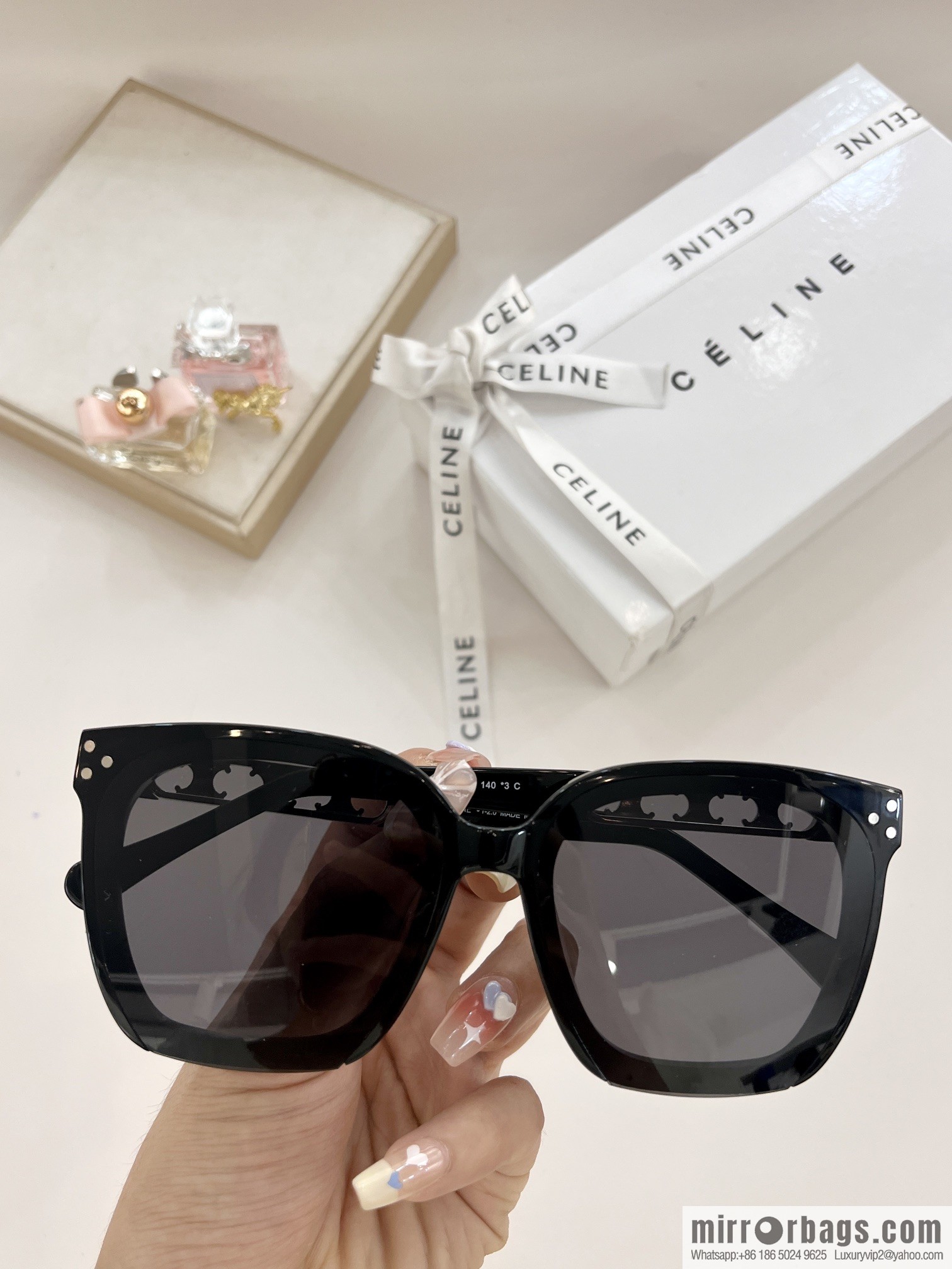 CELINE Celine Arc de Triomphe temple letter logo women's sunglasses