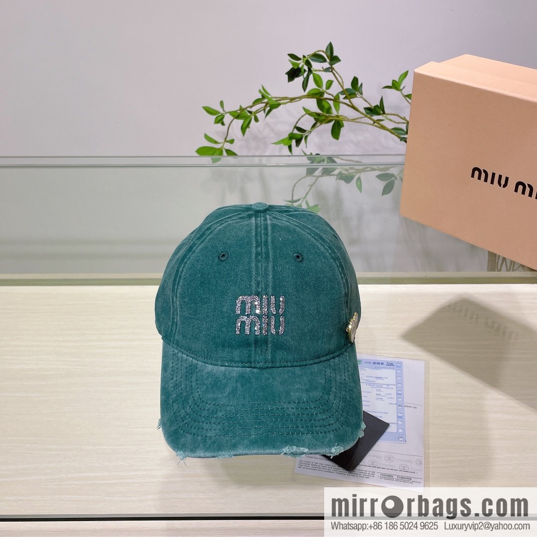 MIUMIU Miu Miu's new plain baseball cap