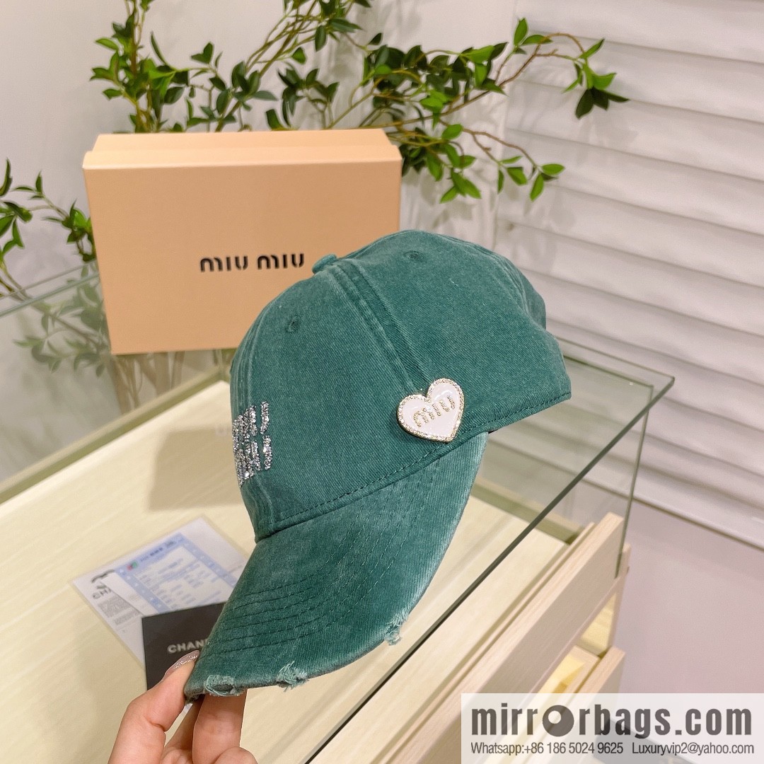 MIUMIU Miu Miu's new plain baseball cap