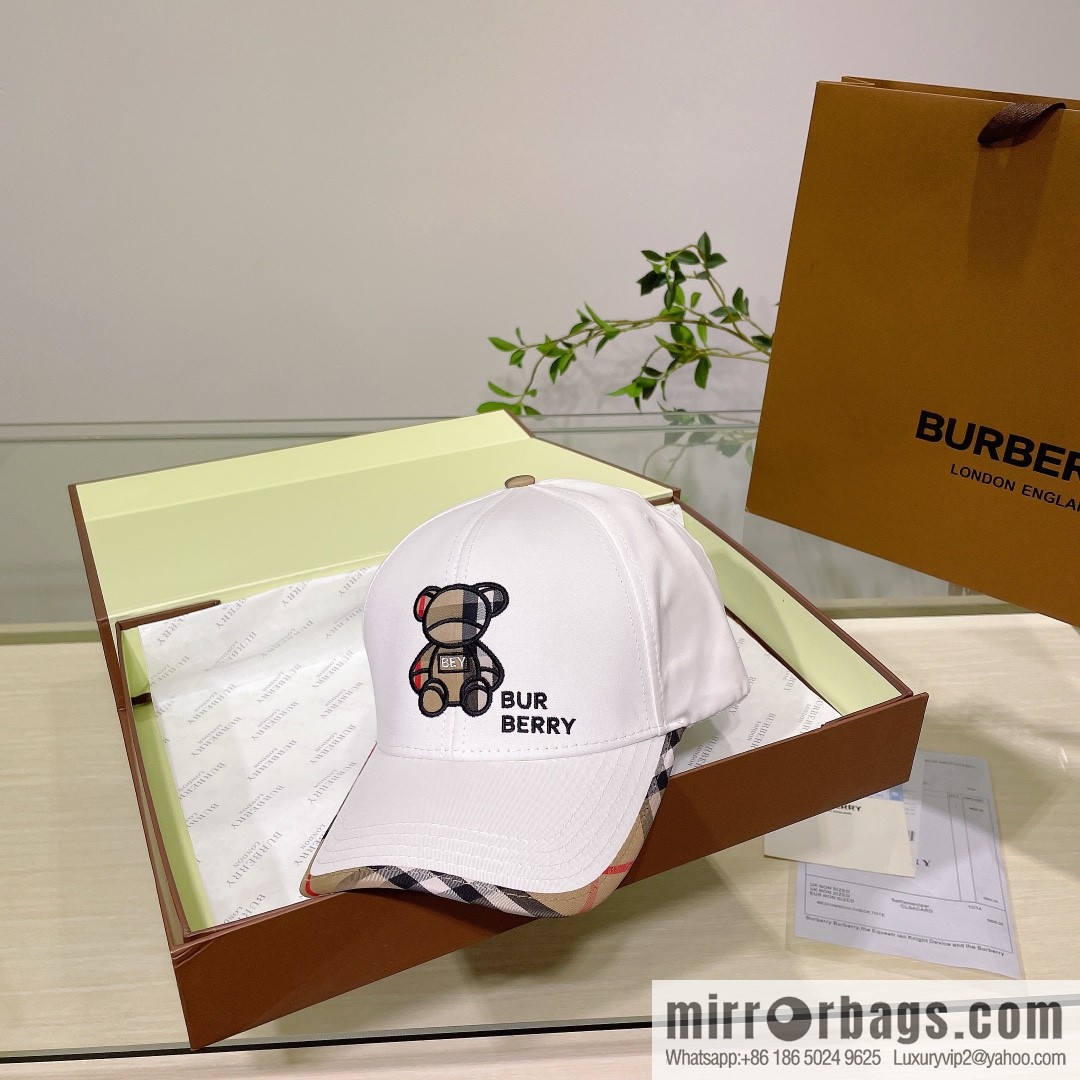 Burberry Burberry three-dimensional embroidery original baseball cap