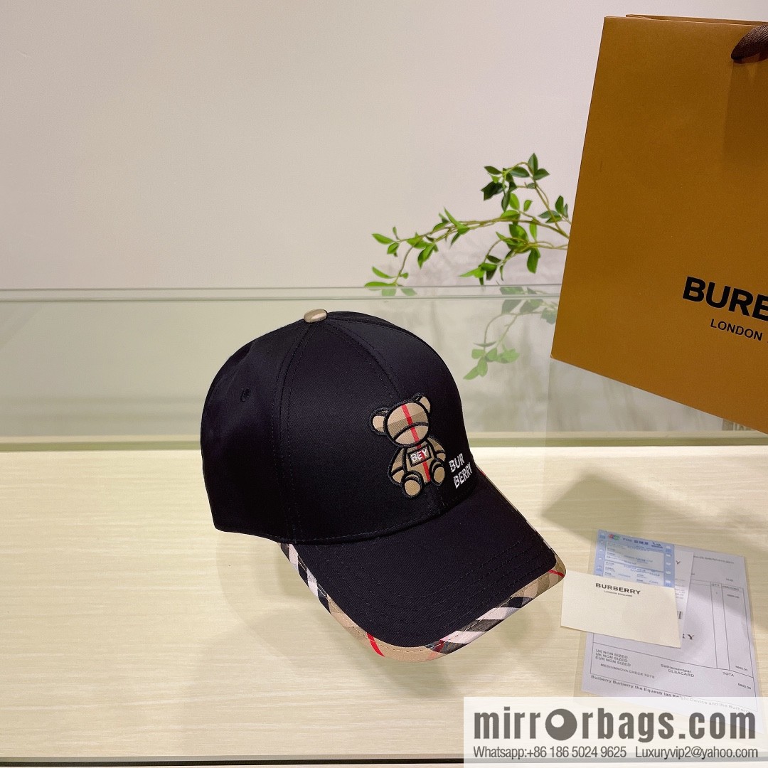 Burberry Burberry three-dimensional embroidery original baseball cap