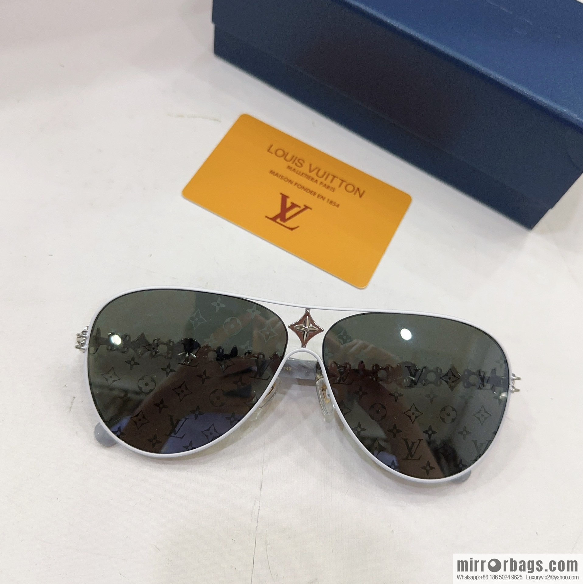 LV Louis Vuitton Round Frame Unisex Sunglasses