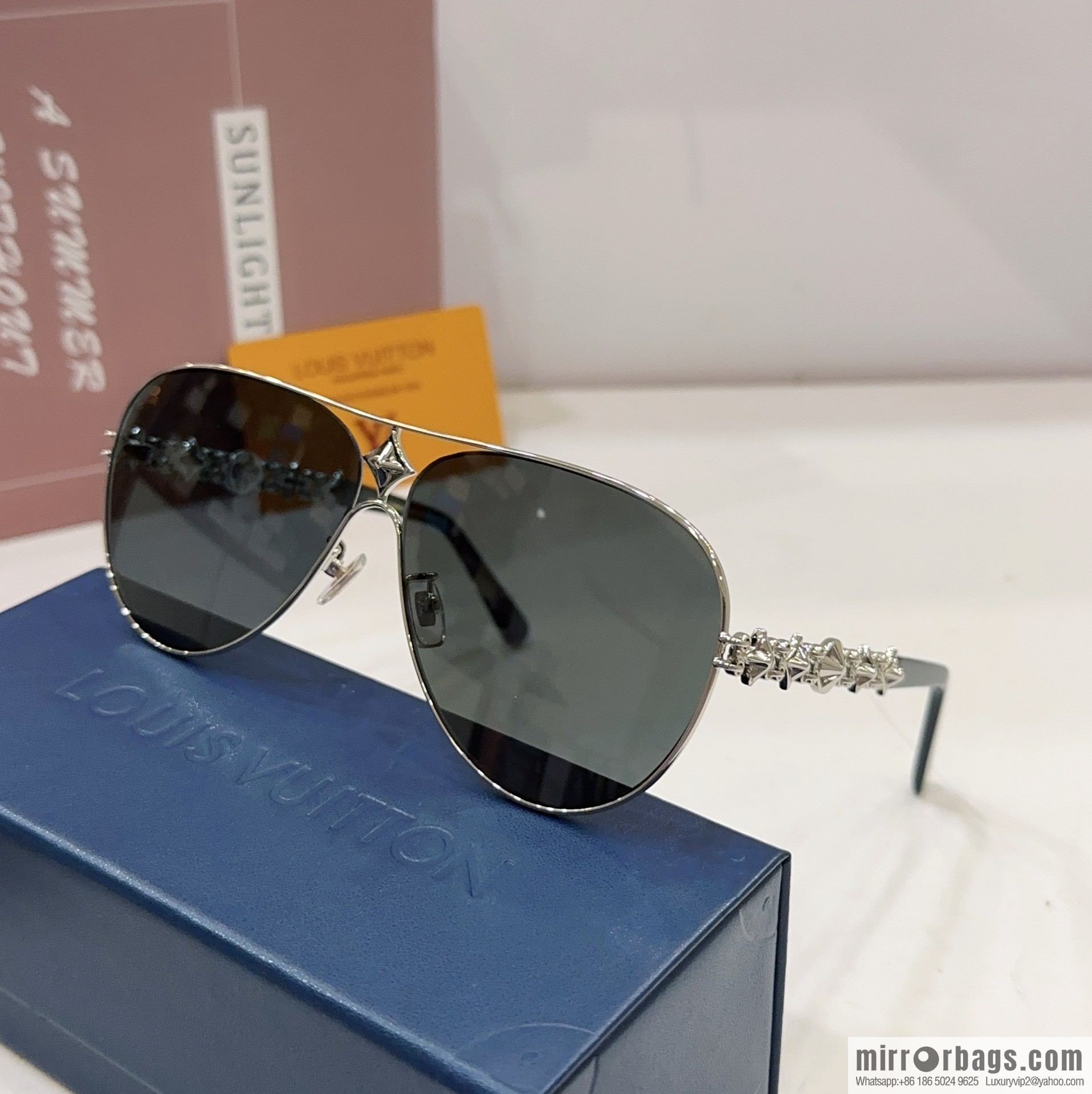 LV Louis Vuitton Round Frame Unisex Sunglasses