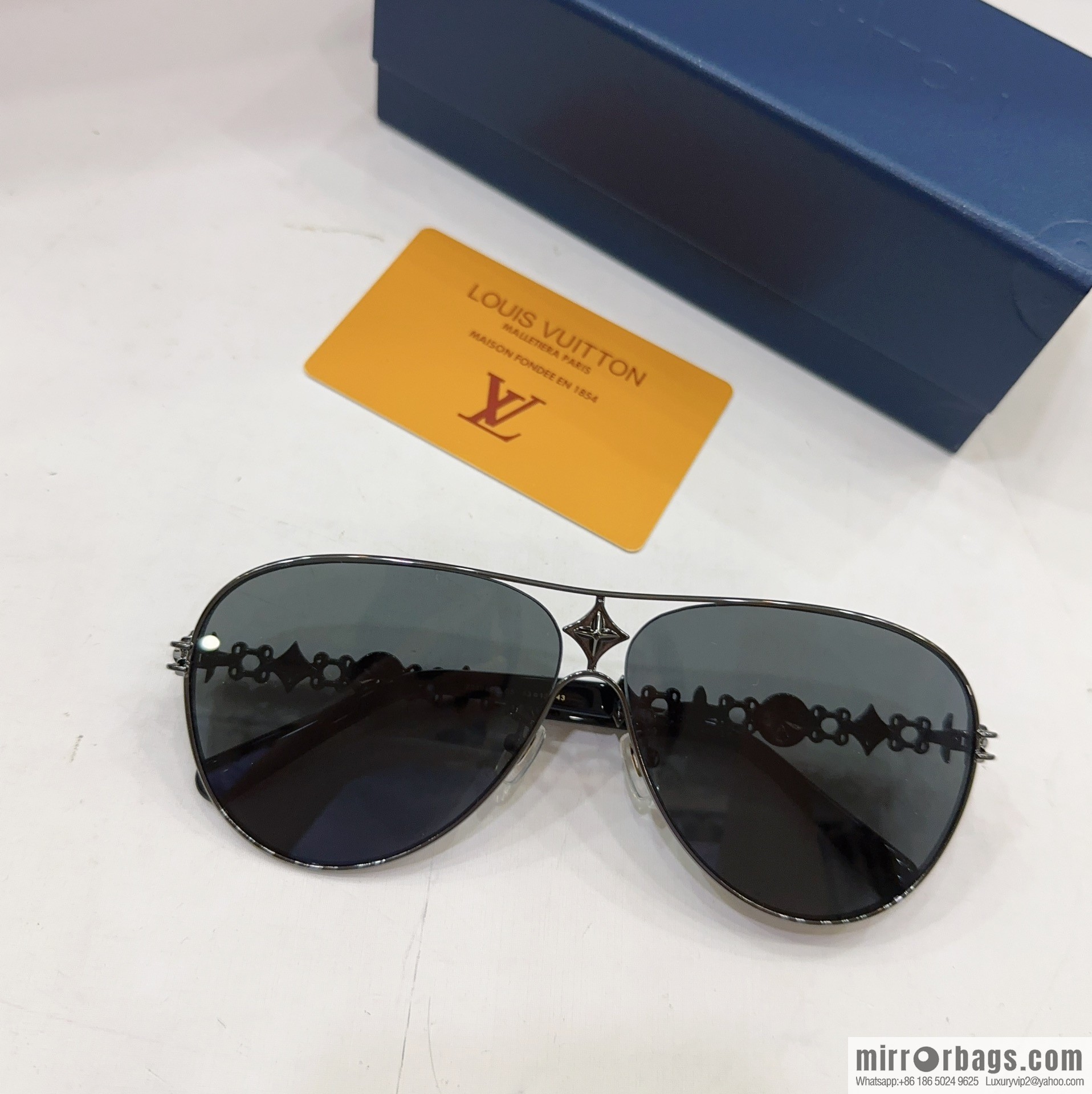 LV Louis Vuitton Round Frame Unisex Sunglasses