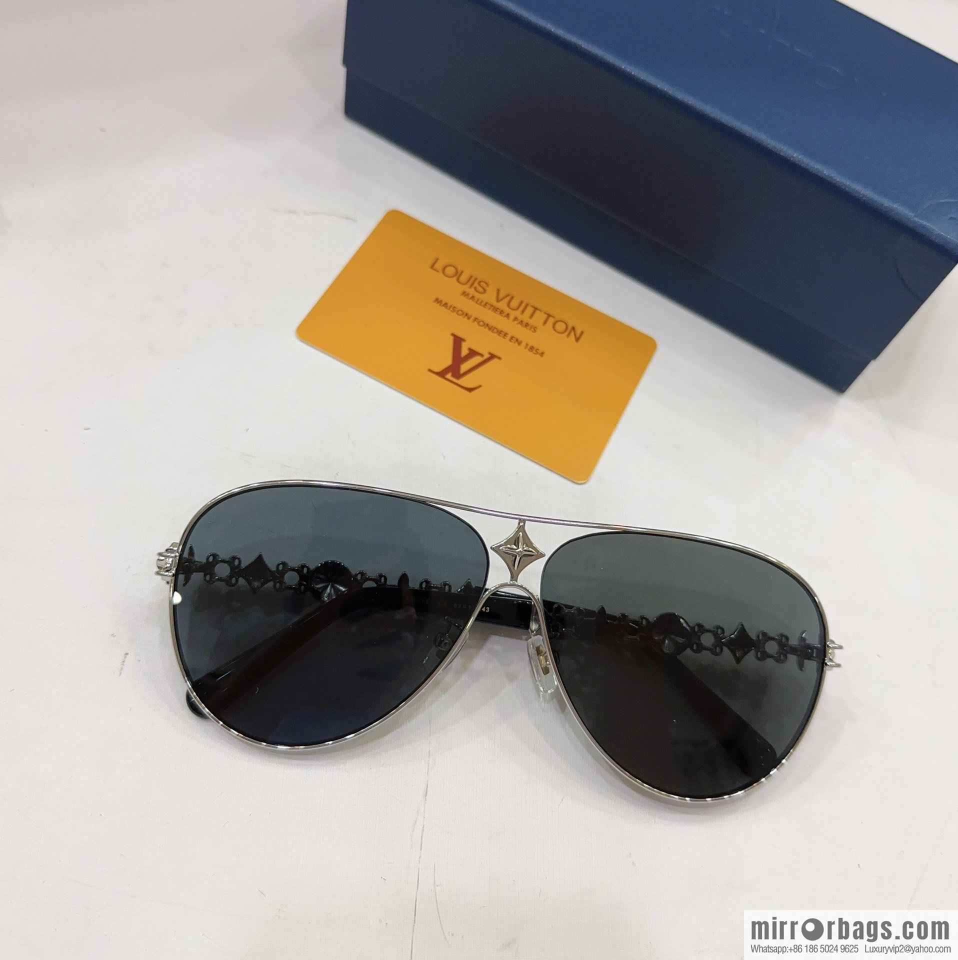 LV Louis Vuitton Round Frame Unisex Sunglasses