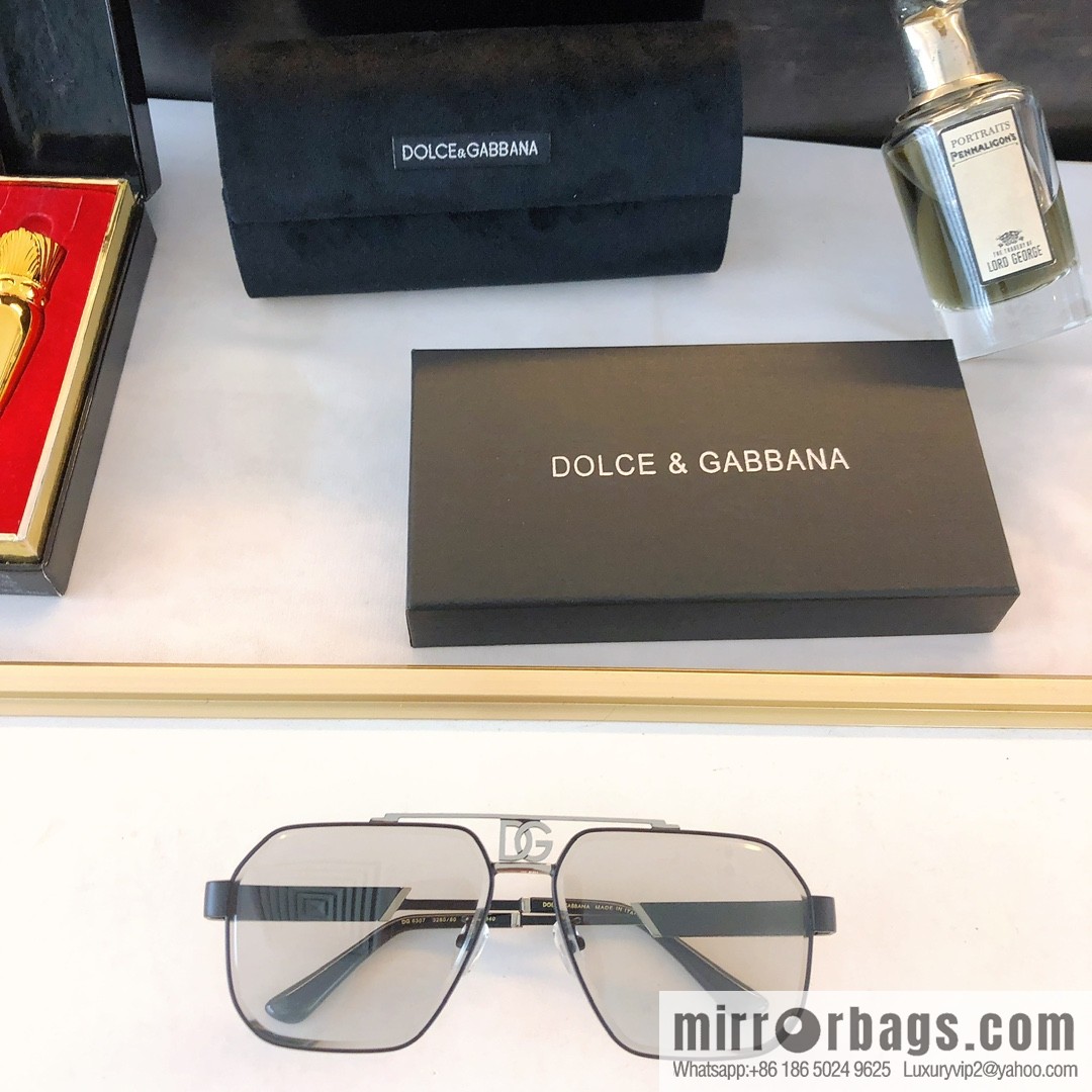 DOLCE & GABBANA Dolce & Gabbana Irregular Frame Sunglasses