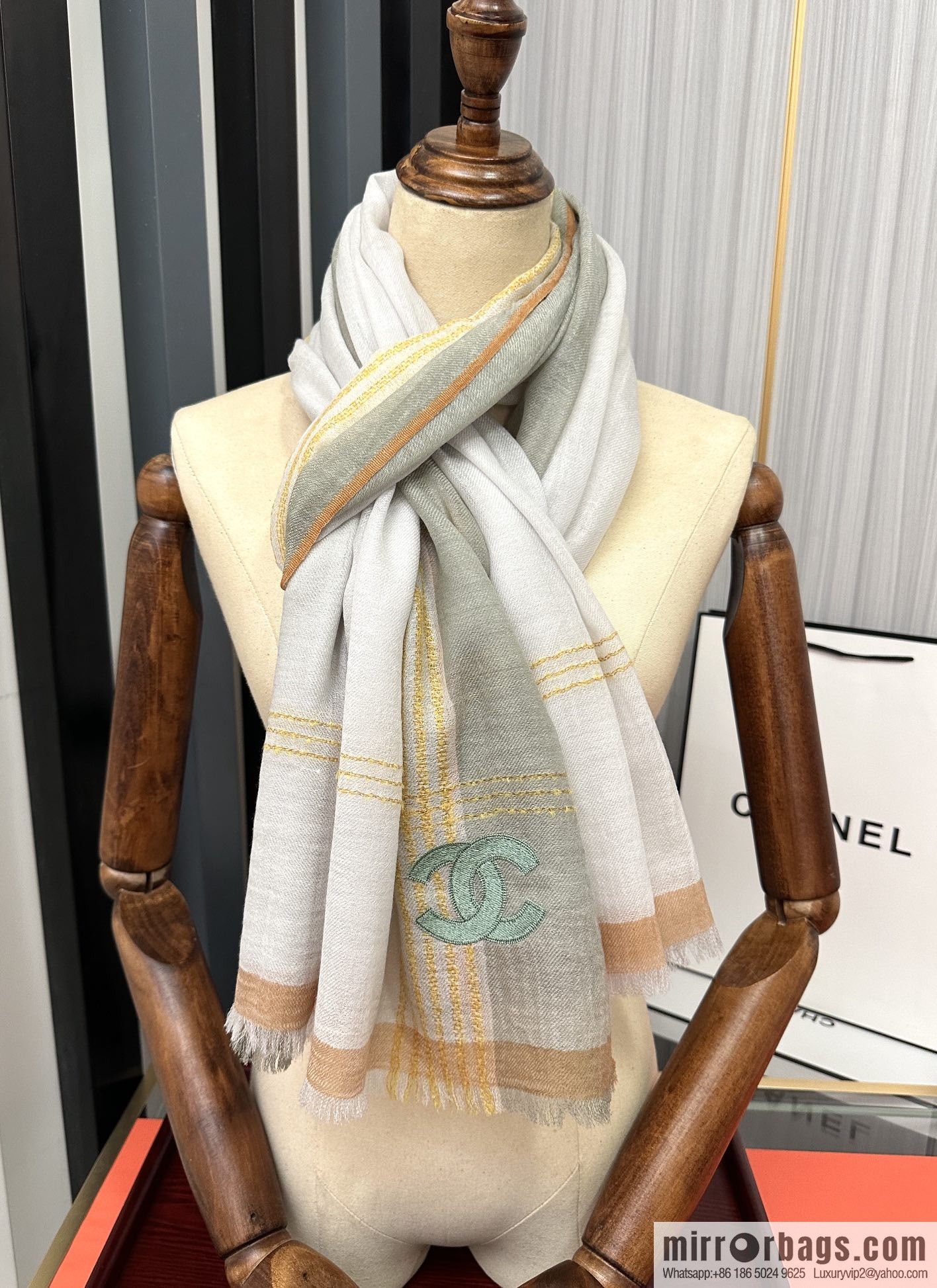 CHANEL Chanel cashmere scarf