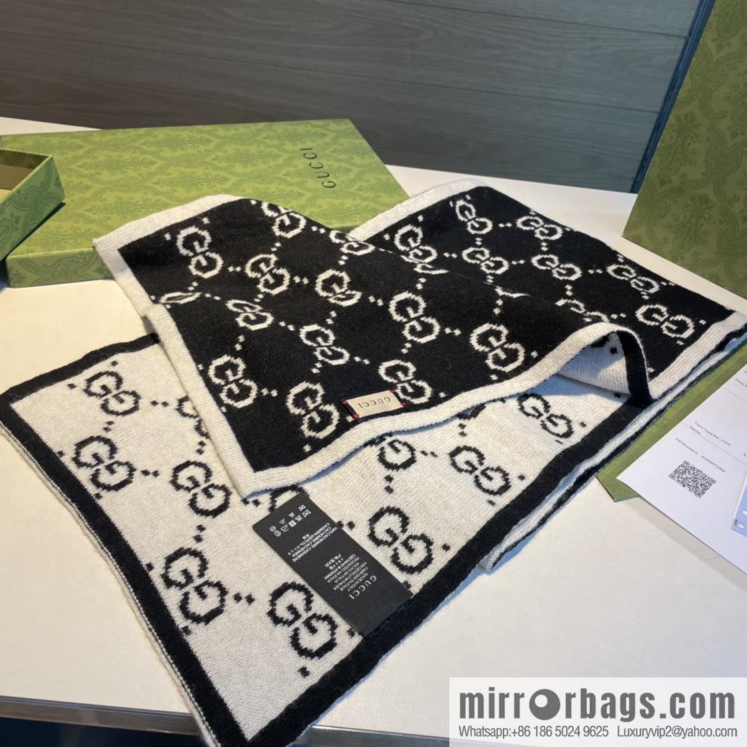 GUCCI Gucci double-sided jacquard classic cashmere scarf