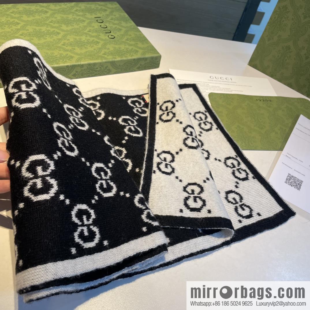 GUCCI Gucci double-sided jacquard classic cashmere scarf