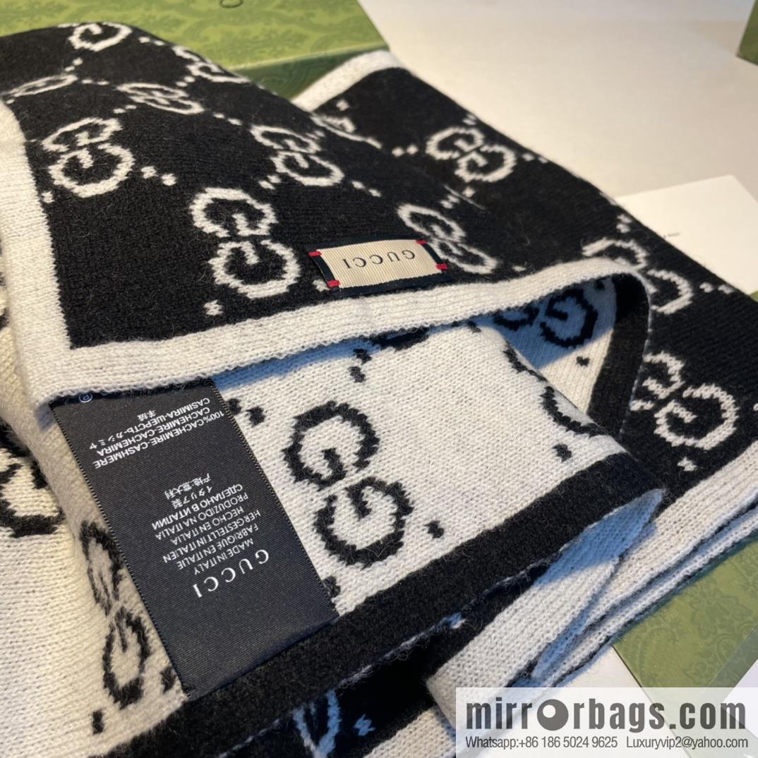 GUCCI Gucci double-sided jacquard classic cashmere scarf