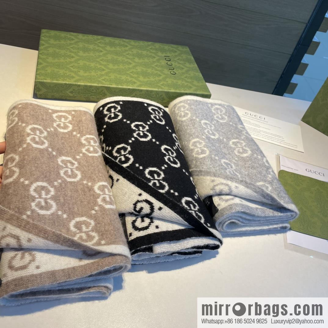 GUCCI Gucci double-sided jacquard classic cashmere scarf