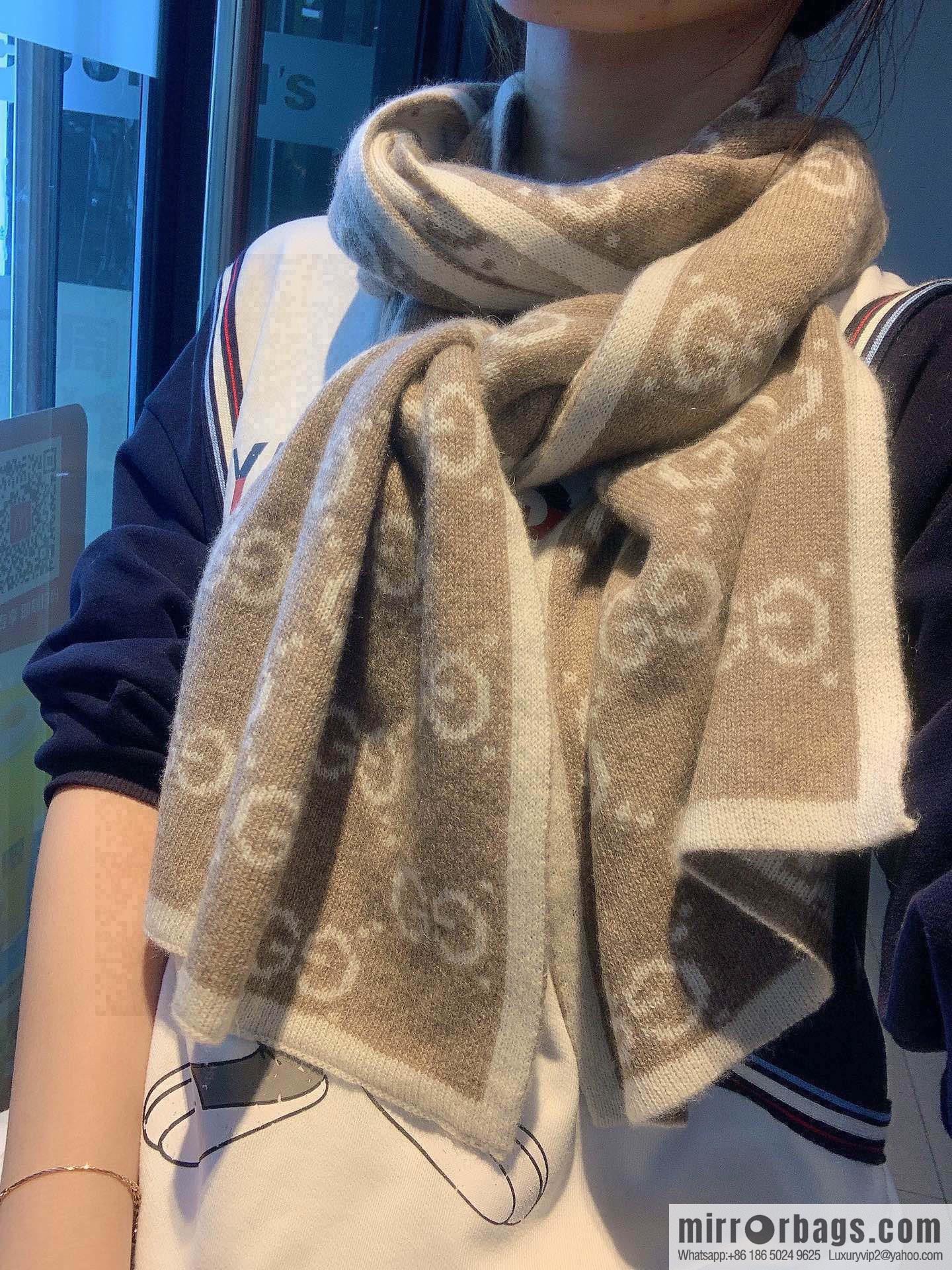 GUCCI Gucci double-sided jacquard classic cashmere scarf