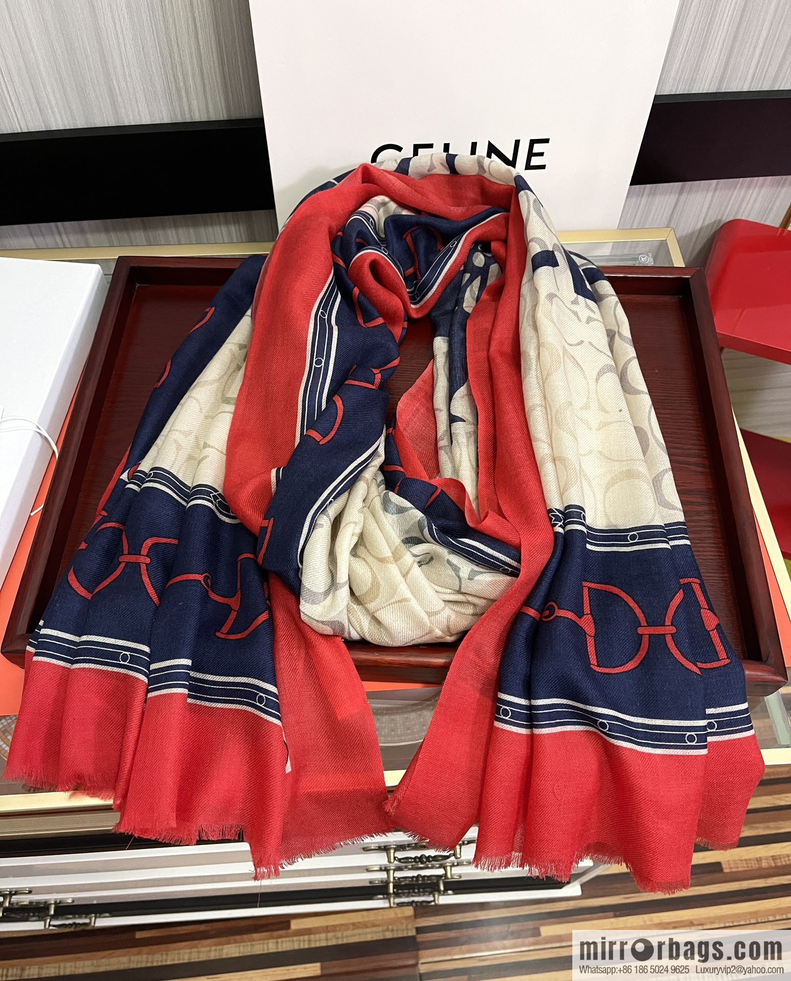 CELINE Ring Fleece