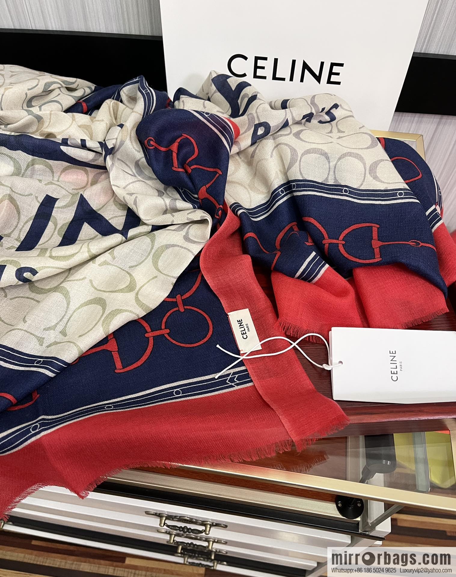 CELINE Ring Fleece