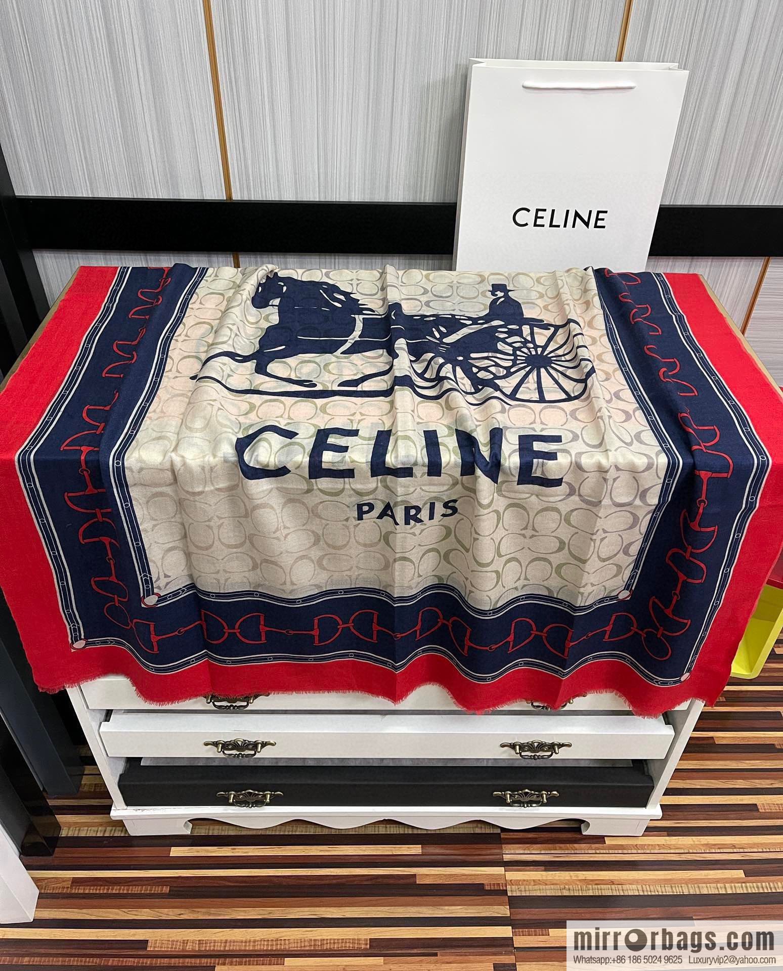 CELINE Ring Fleece