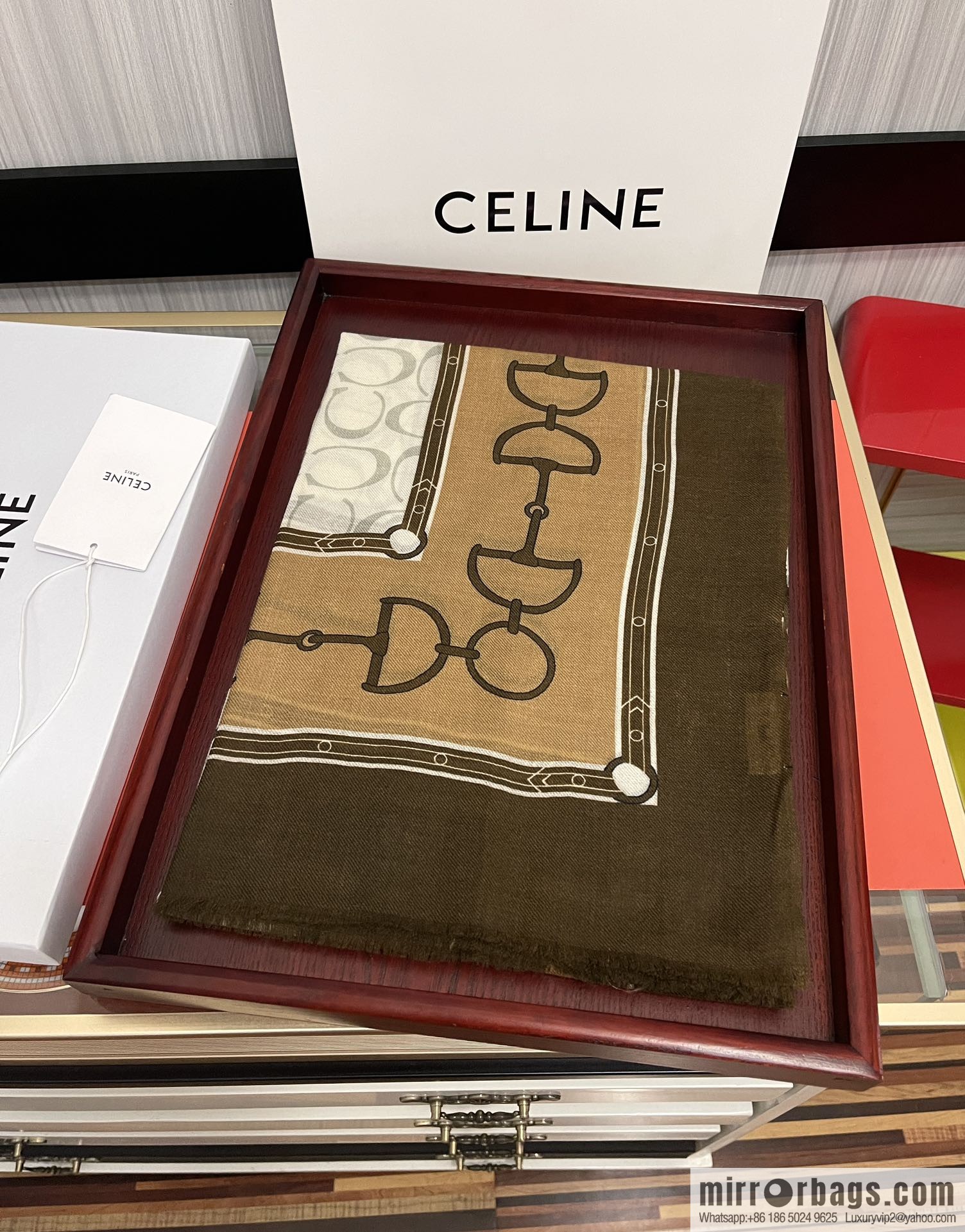 CELINE Ring Fleece