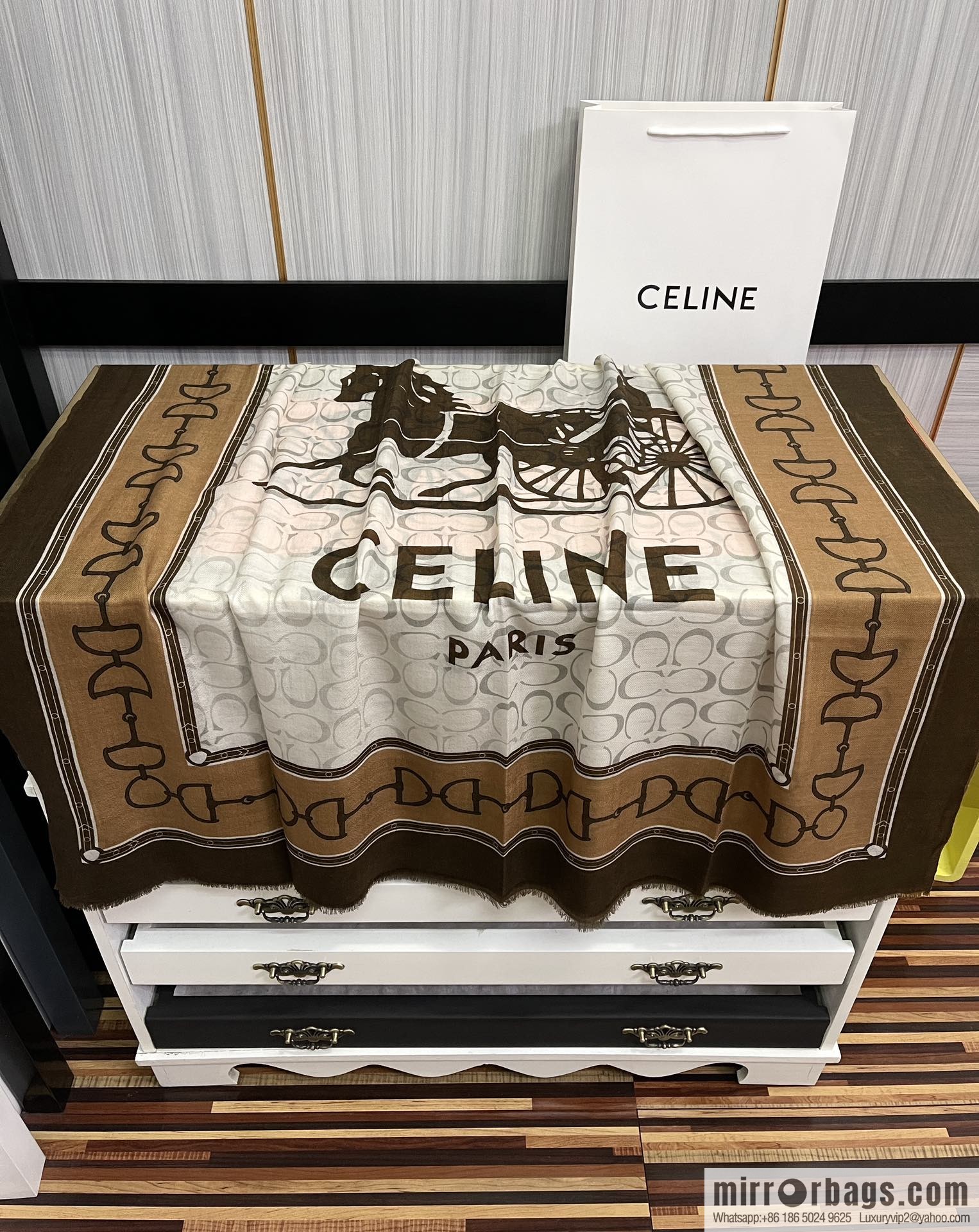CELINE Ring Fleece