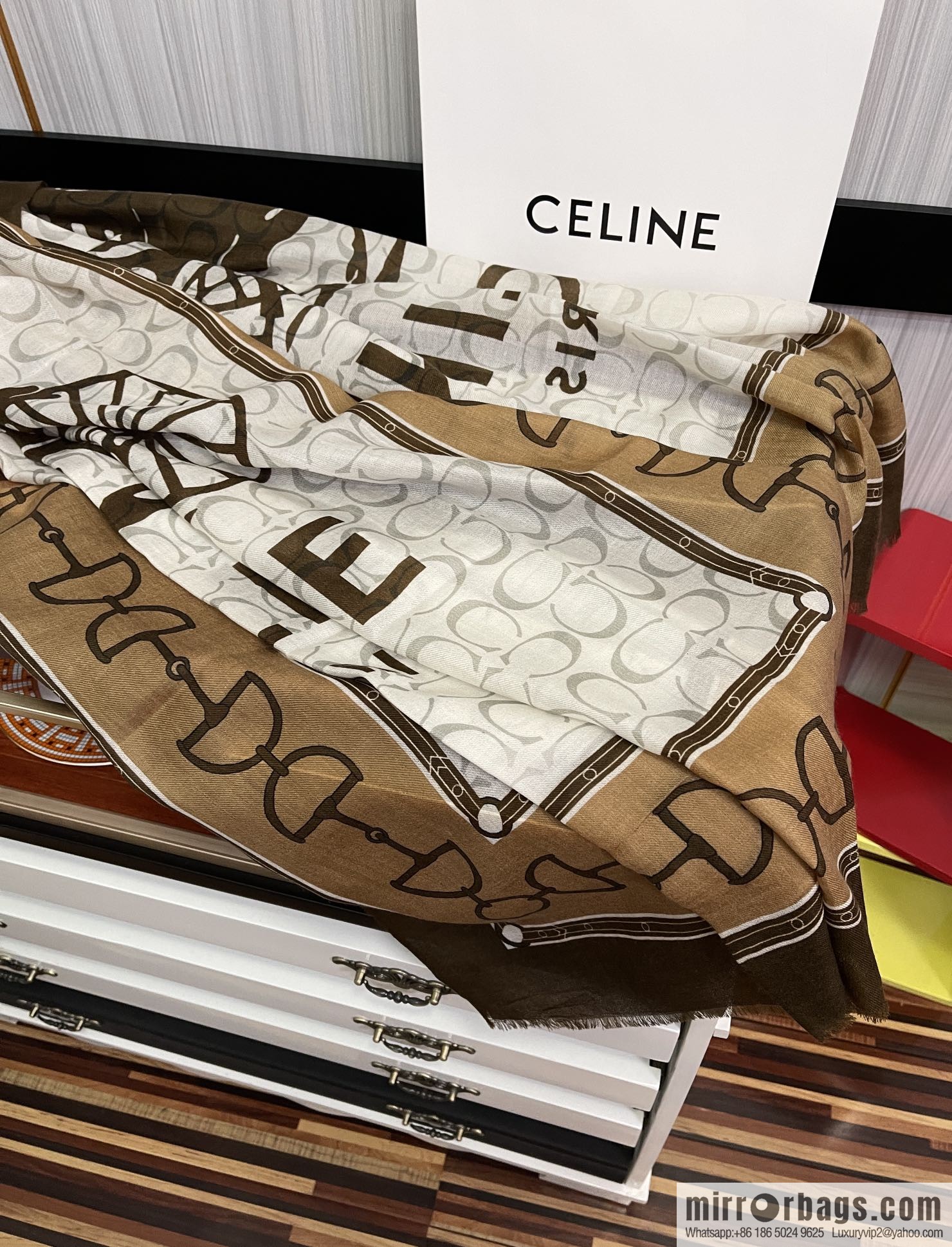 CELINE Ring Fleece