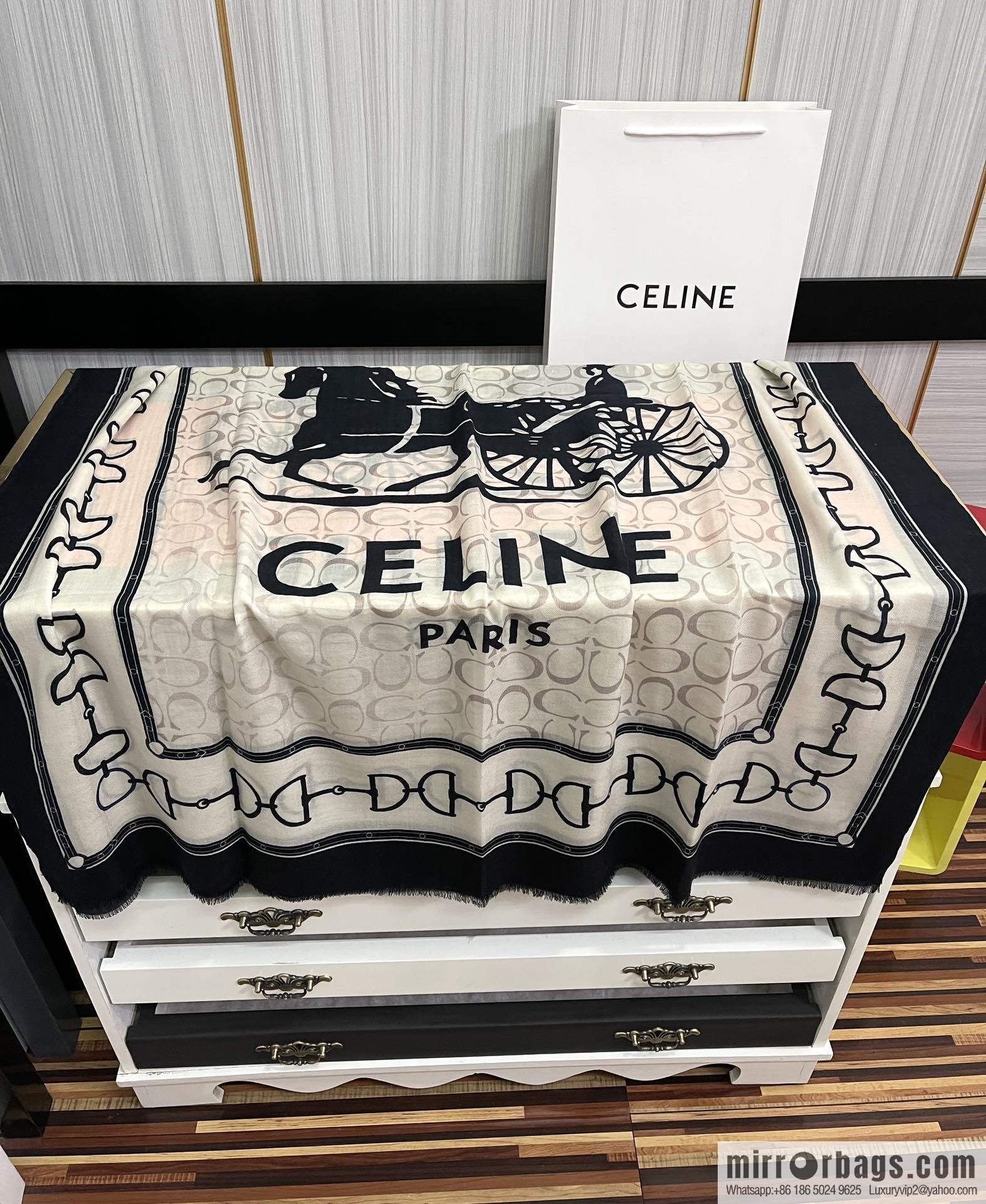 CELINE Ring Fleece