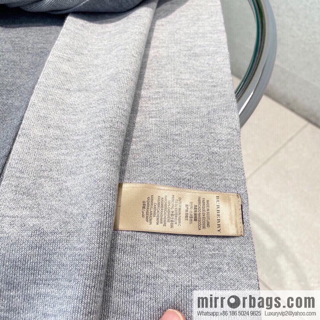 Burberry Burberry Classic Horse 100% Imported Knitted Cashmere Scarf