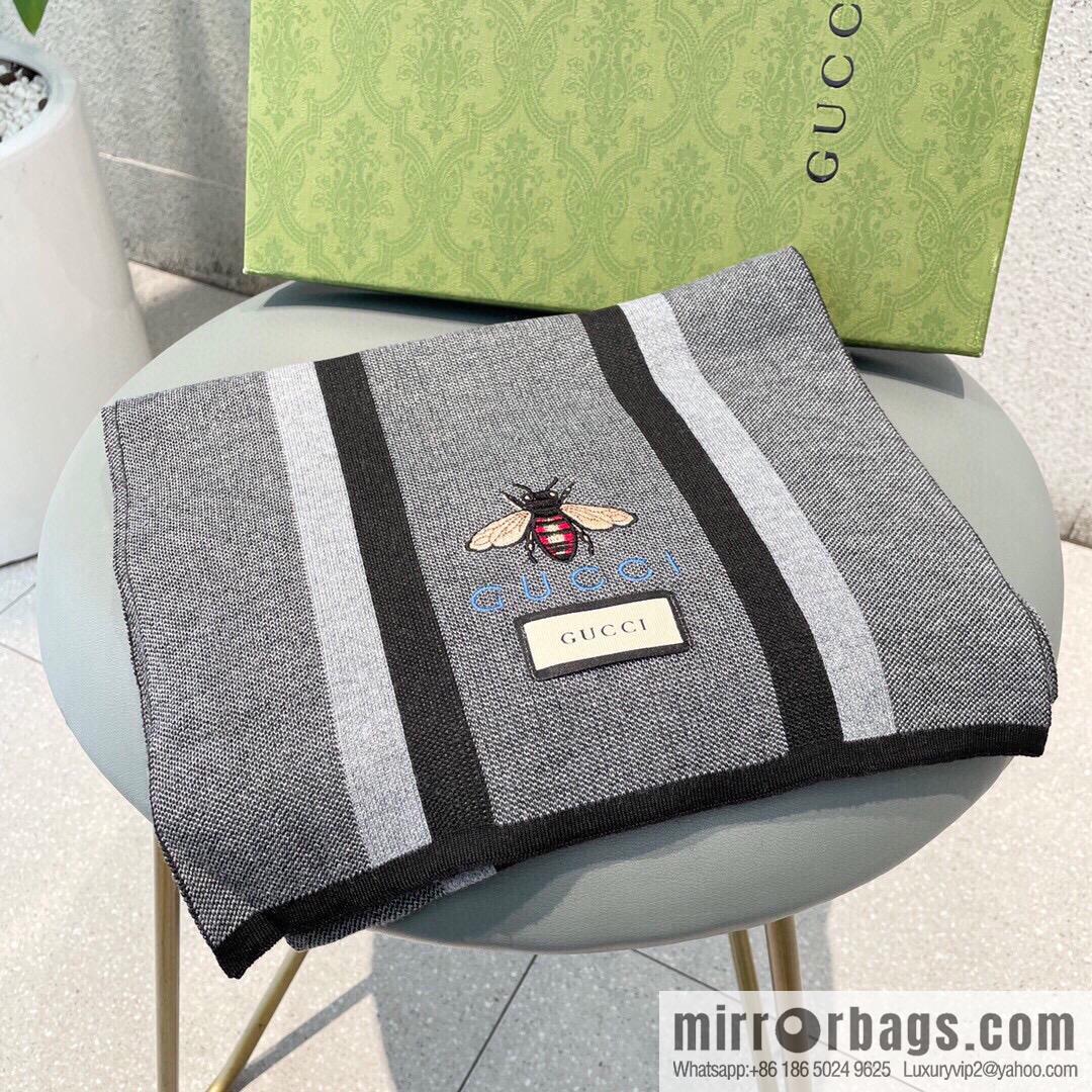 GUCCI Gucci GG Knitted Bee 100% Cashmere Scarf