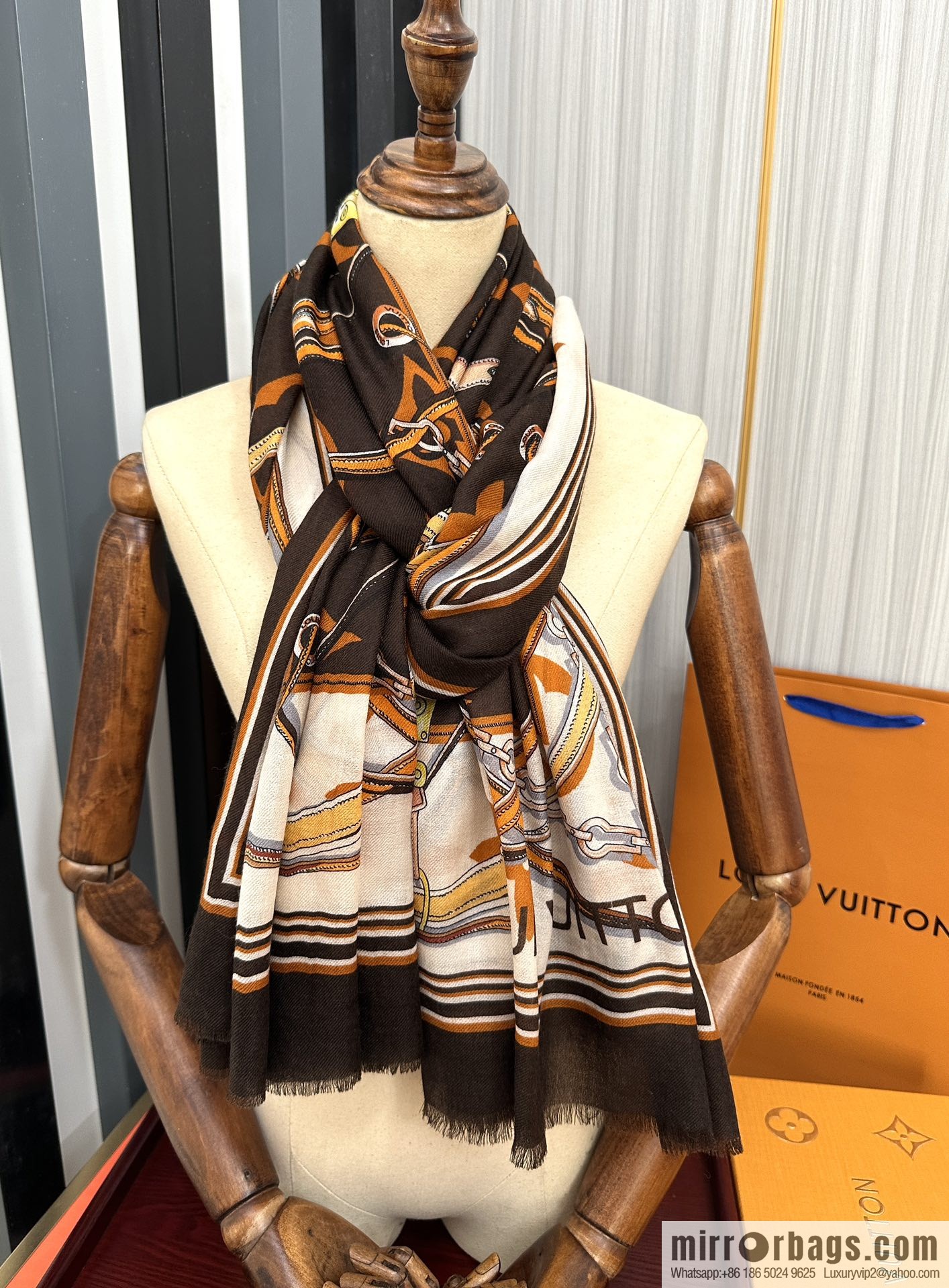 LV Louis Vuitton Double Sided 300 Ring Fleece Long Towel