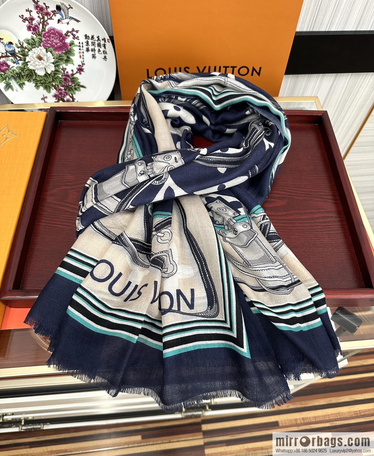 LV Louis Vuitton Double Sided 300 Ring Fleece Long Towel