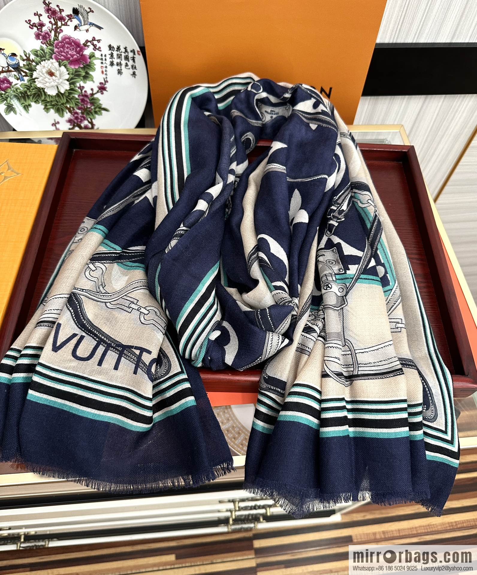 LV Louis Vuitton Double Sided 300 Ring Fleece Long Towel
