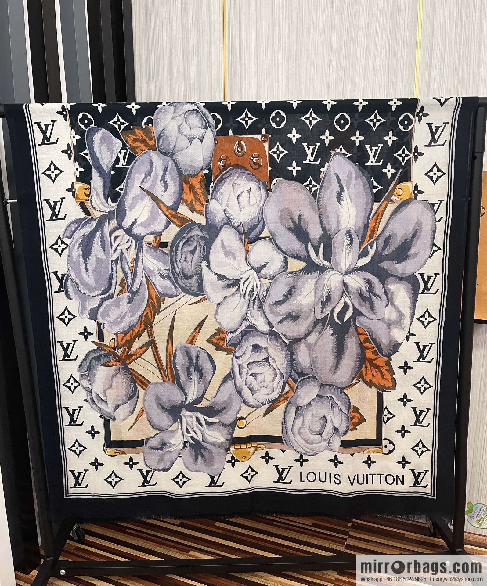 LV Louis Vuitton double-sided ring velvet long towel