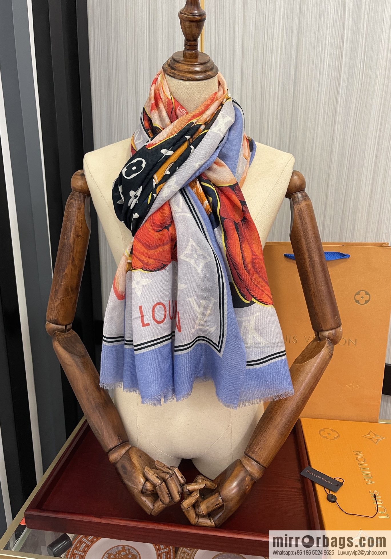 LV Louis Vuitton double-sided ring velvet long towel