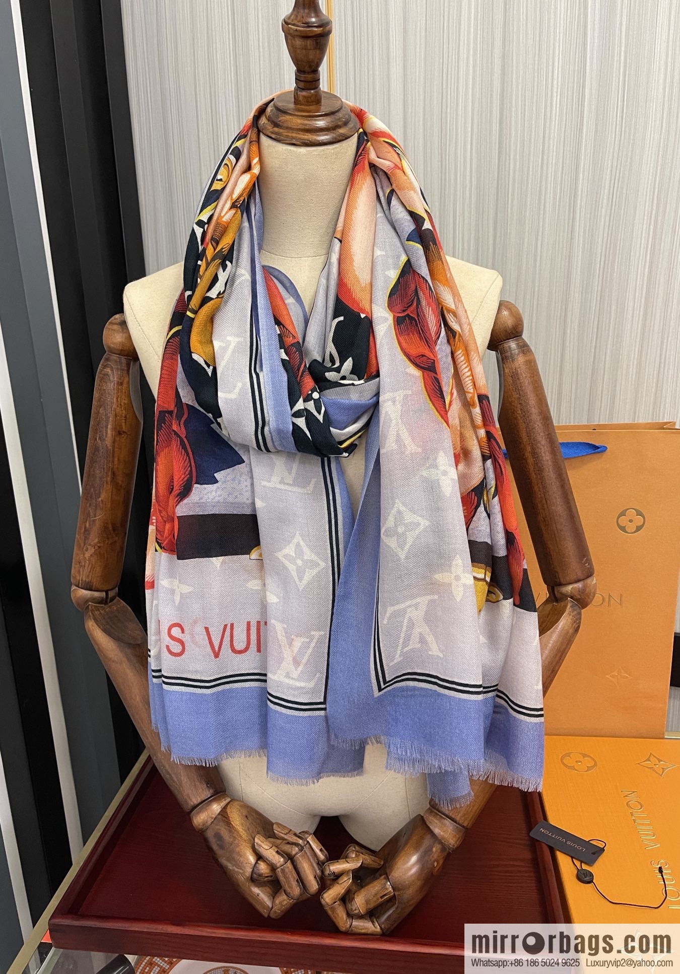 LV Louis Vuitton double-sided ring velvet long towel