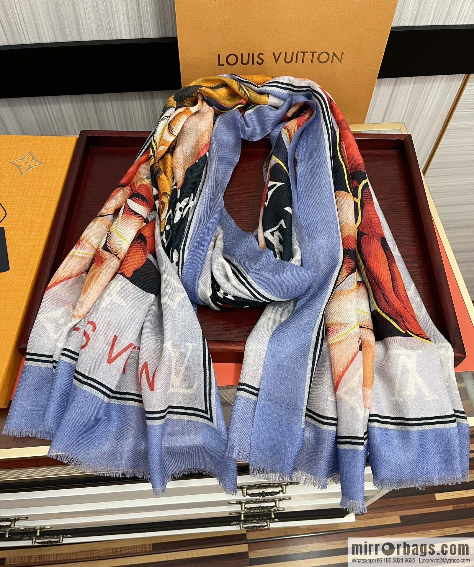 LV Louis Vuitton double-sided ring velvet long towel